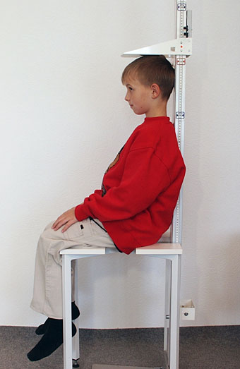 Measurement of the sitting height according to MARTIN
